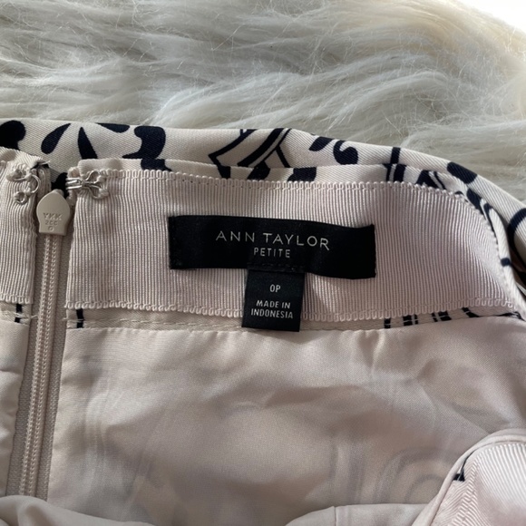 NWOT womens petite Ann Taylor tiled tie waist maxi skirt - Picture 6 of 12